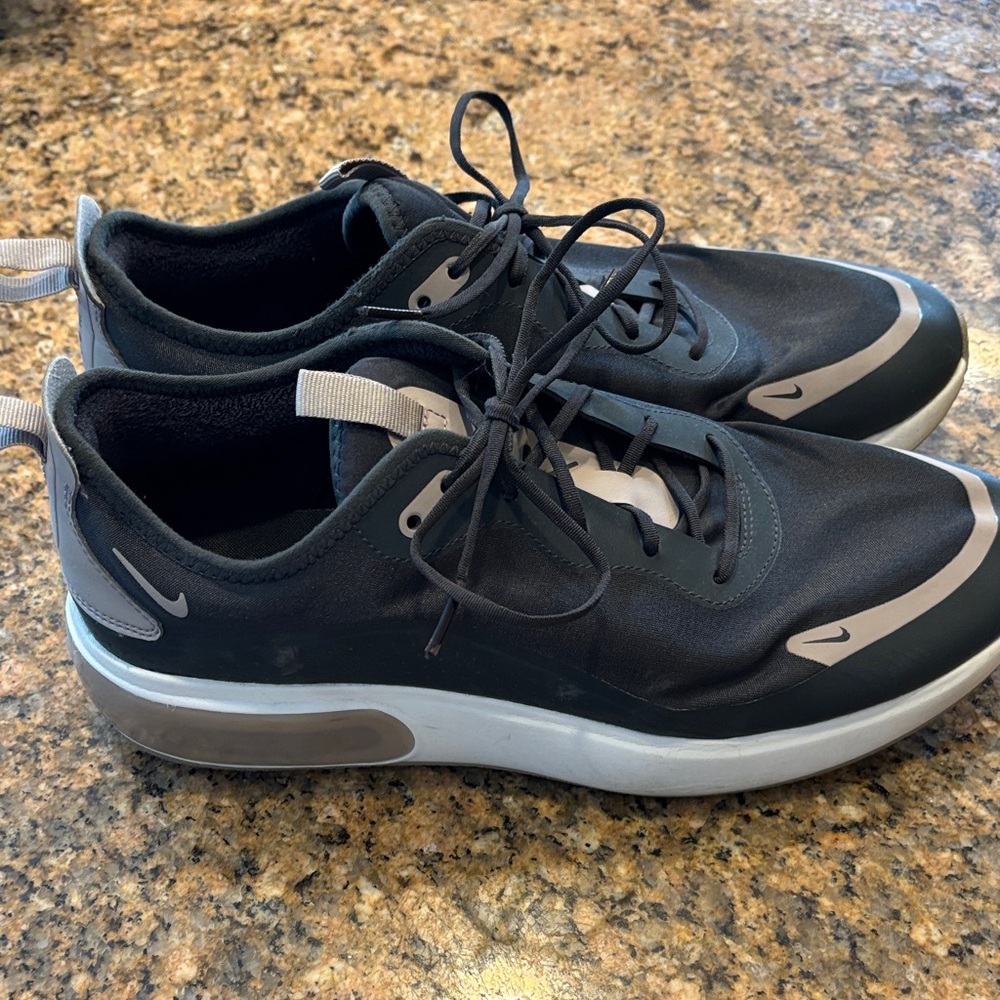 Nike air womens black and tan sneakers